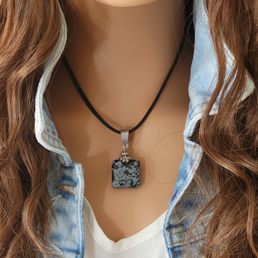 ❤️ Genuine Stone Snowflakes Obsidian Silverplated Pendant Hypoallergenic